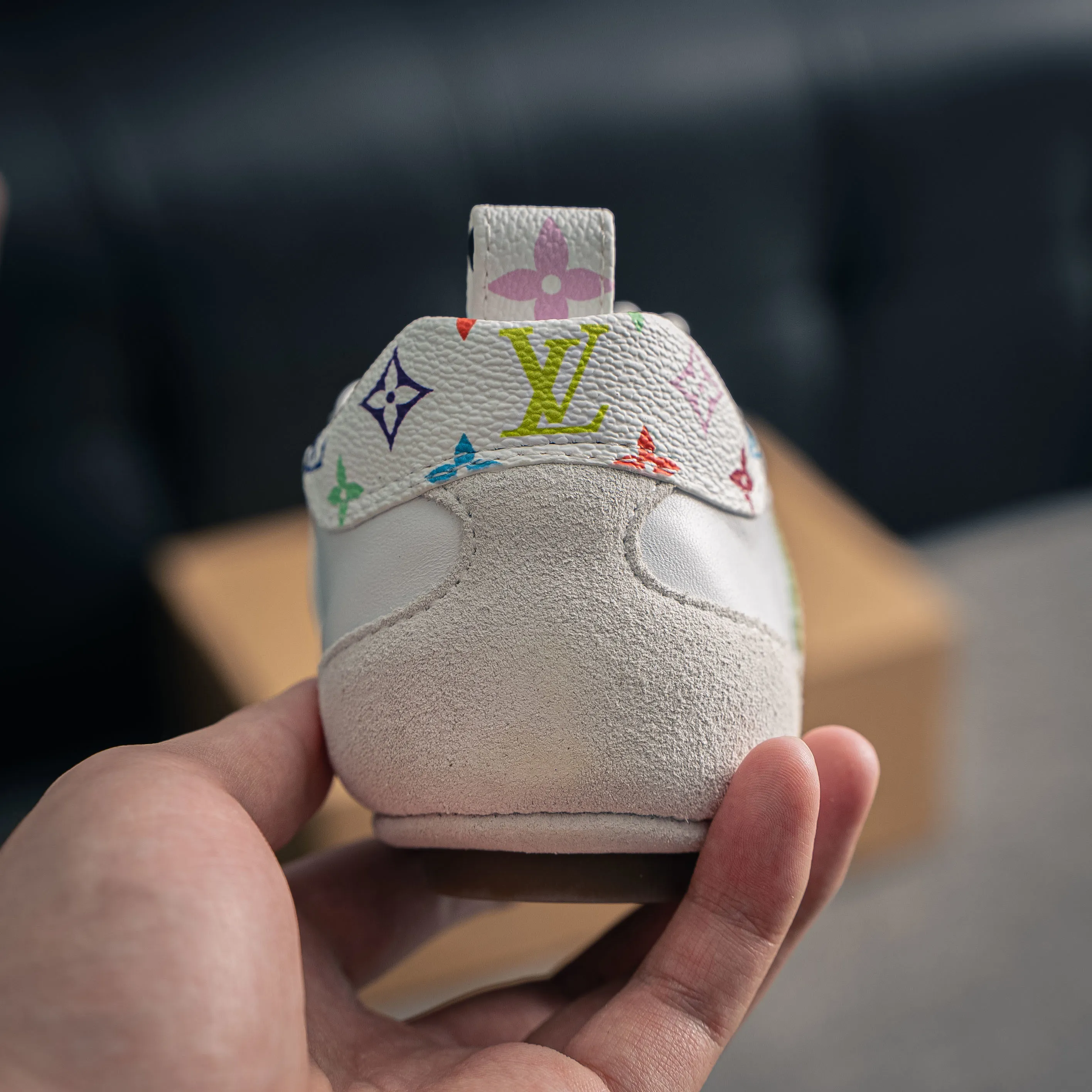 LV SNEAKERWA Sneakers LV Sneakenina Sneakers Cowhide Leather ， mono grammar Canvas LV ， Shoes
